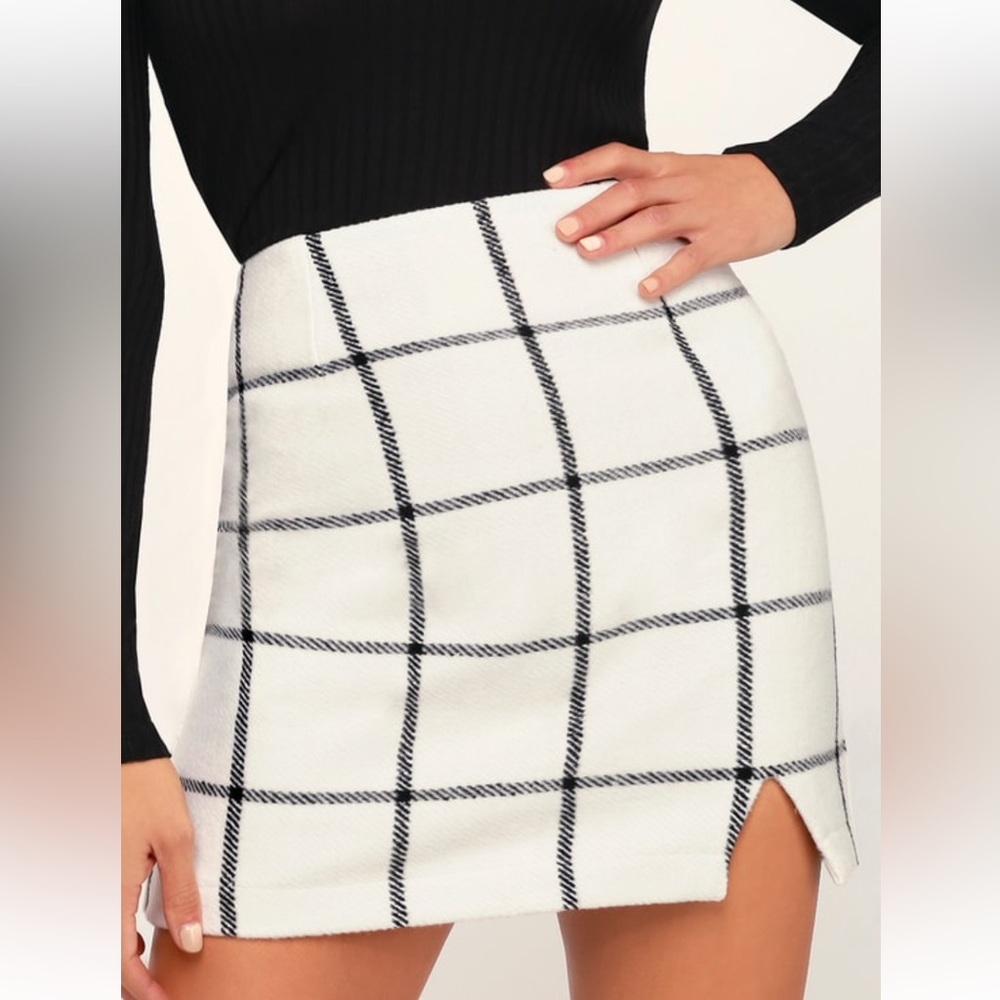 White & Black Plaid Mini Skirt (M)